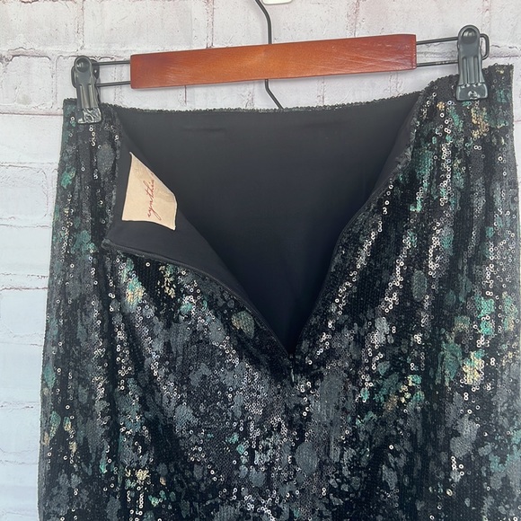 Cynthia Rose Hollywood Glamorous sequined mini skirt size small - Picture 9 of 9